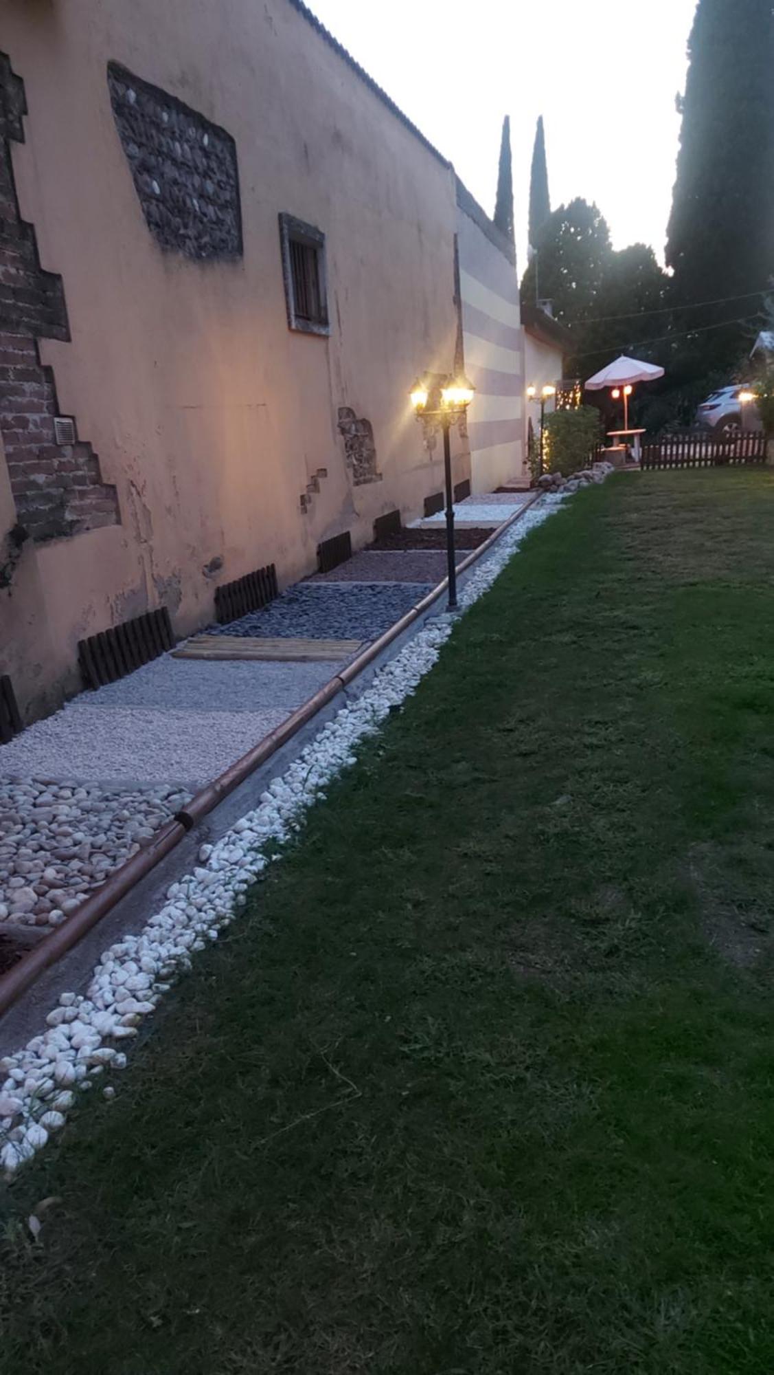 B&B Corte Colli Antichi Sona Buitenkant foto