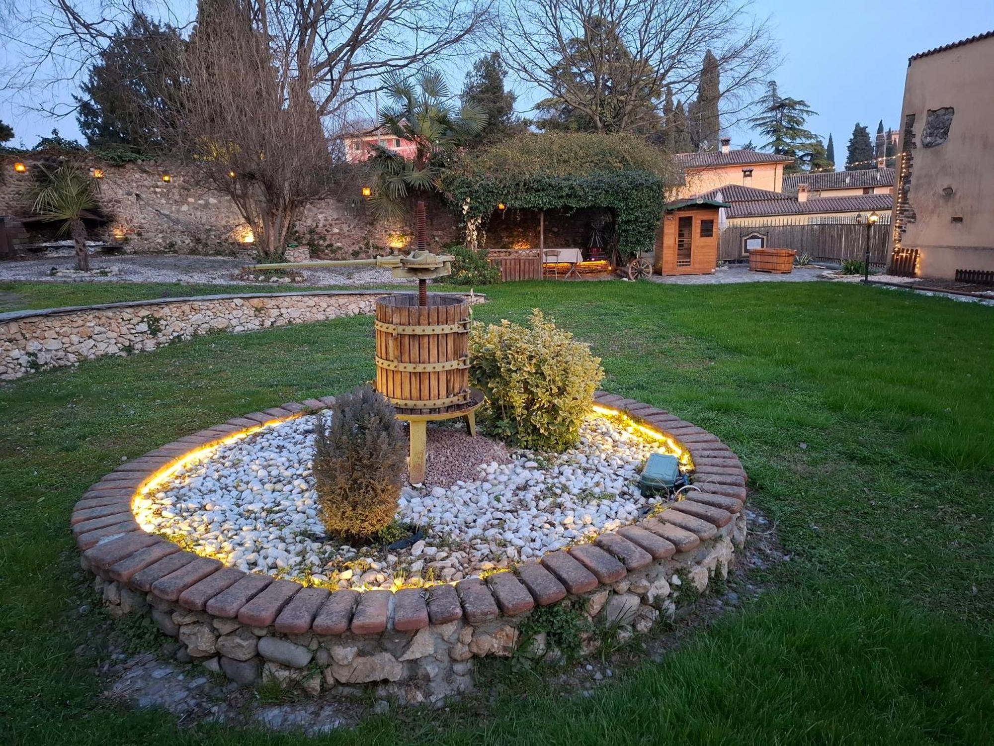 B&B Corte Colli Antichi Sona Buitenkant foto