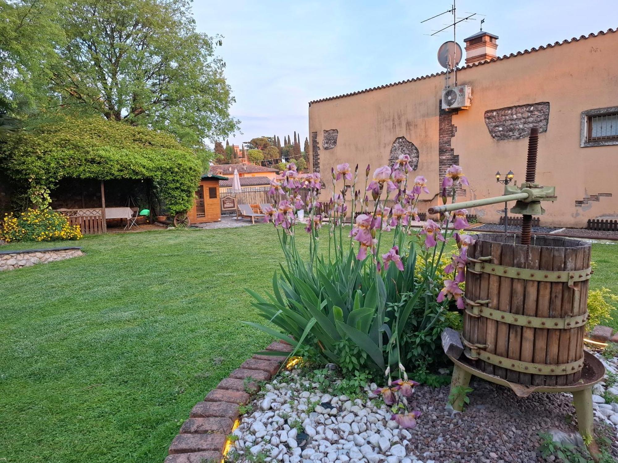 B&B Corte Colli Antichi Sona Buitenkant foto